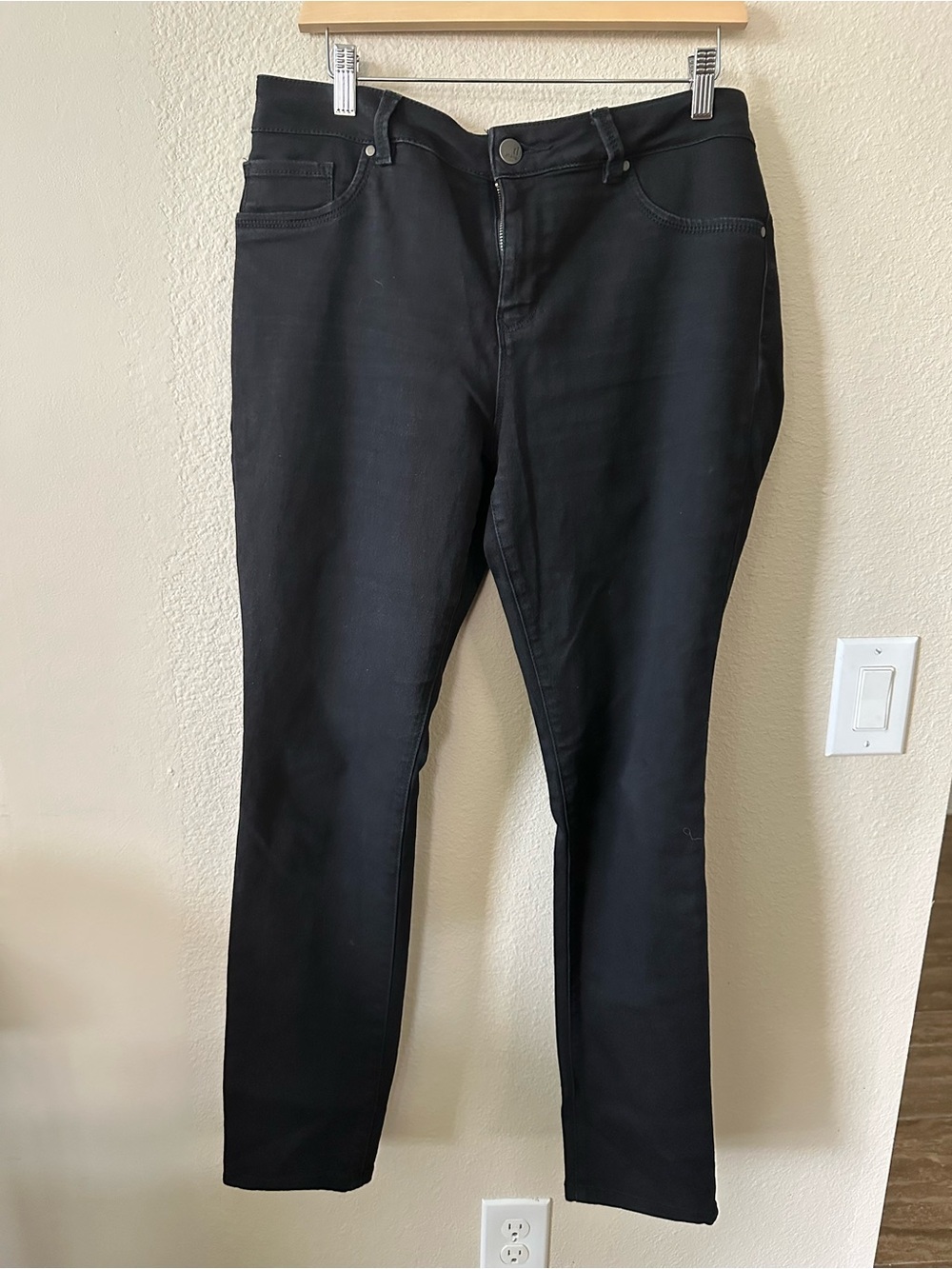 D.jeans Black Women’s Slim Jeans size 14/ NWOT 1340